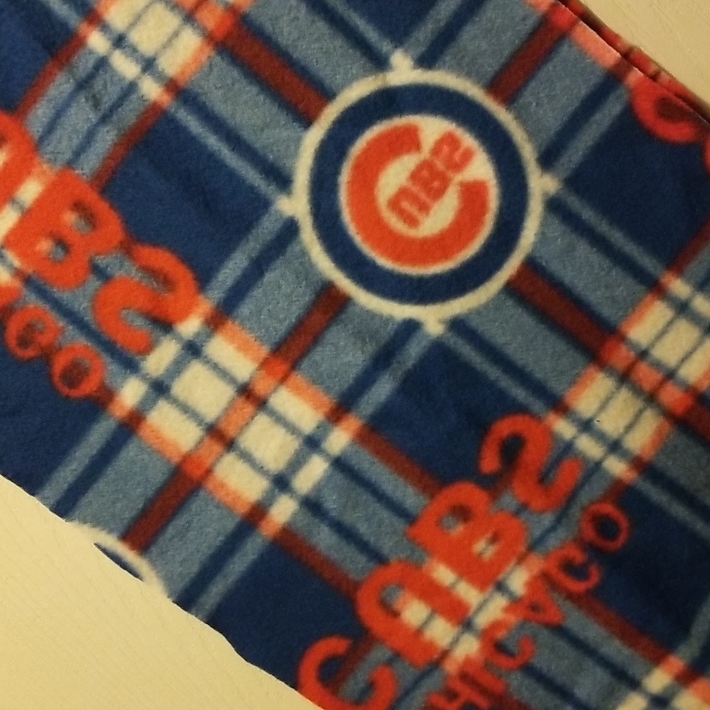 Chicago Cubs Scarf - Picture 2 of 5